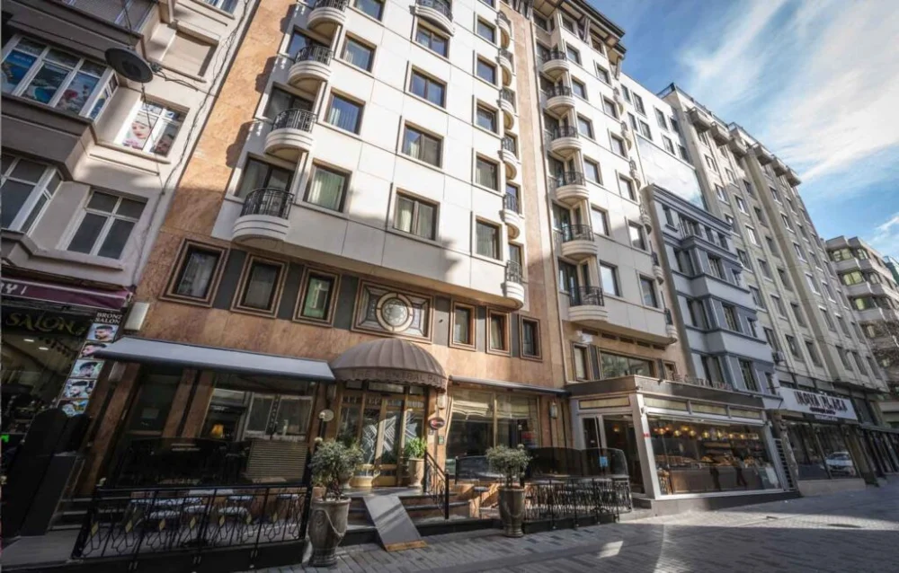 The Central Palace Hotel